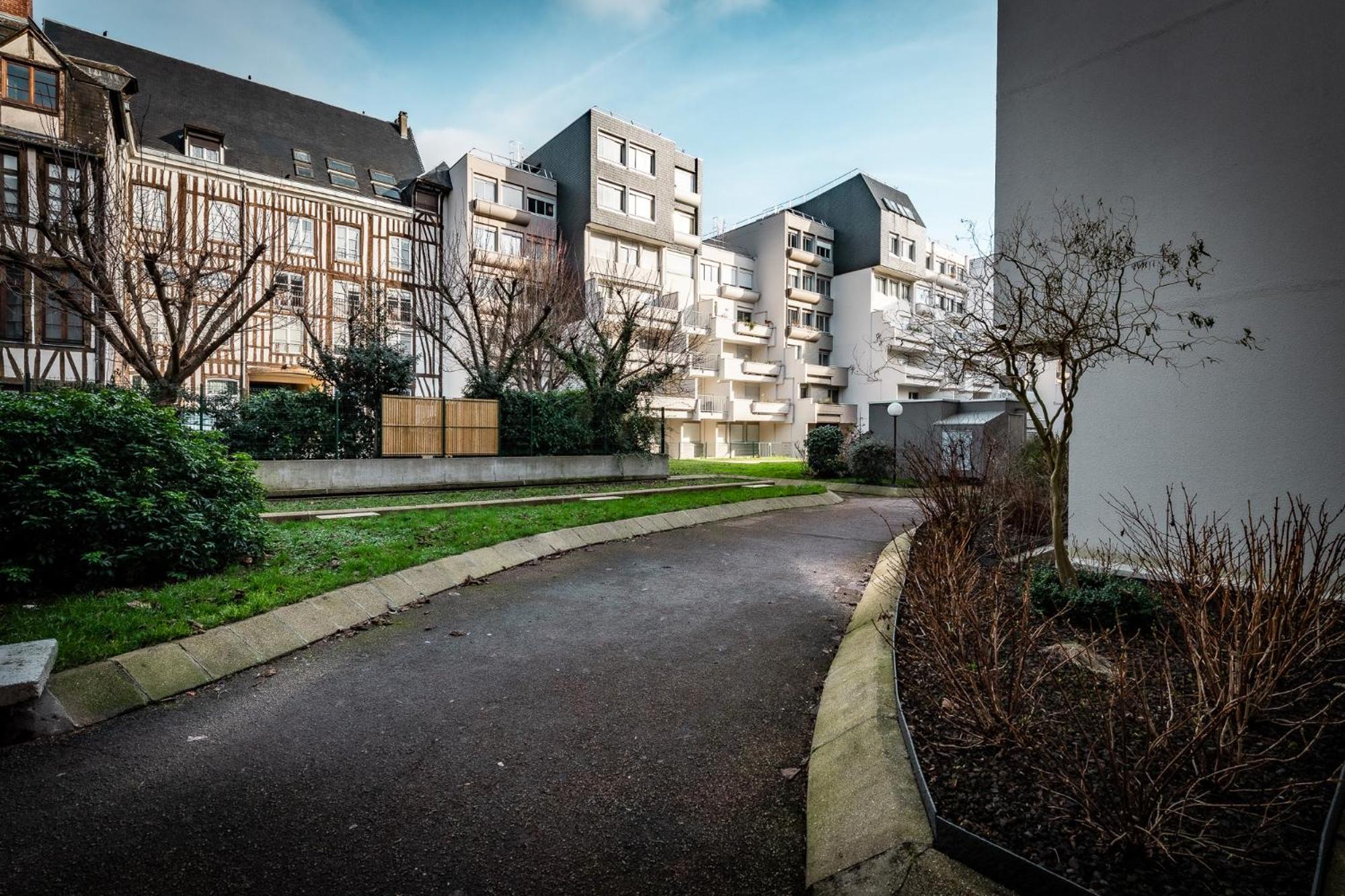 Aux Jardins De L'Hotel De Ville - Appartement Hypercentre Avec Parking Prive Rouen Bagian luar foto